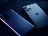 Satılan akıllı telefonların neredeyse yarısı Apple veya Samsung’a ait.