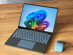 Orijinal Surface Laptop 13 inç, yakında Snapdragon X2 işlemcili bir halefiyle değiştirilebilir.