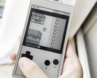 The Paper Boy S3, E Ink dokunmatik ekranda Game Boy oyunlarını çalıştırır.