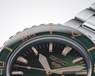 Seiko 5 Sports SKX HDB005'in koyu yeşil kadranını vurgulayan yakın çekimi
