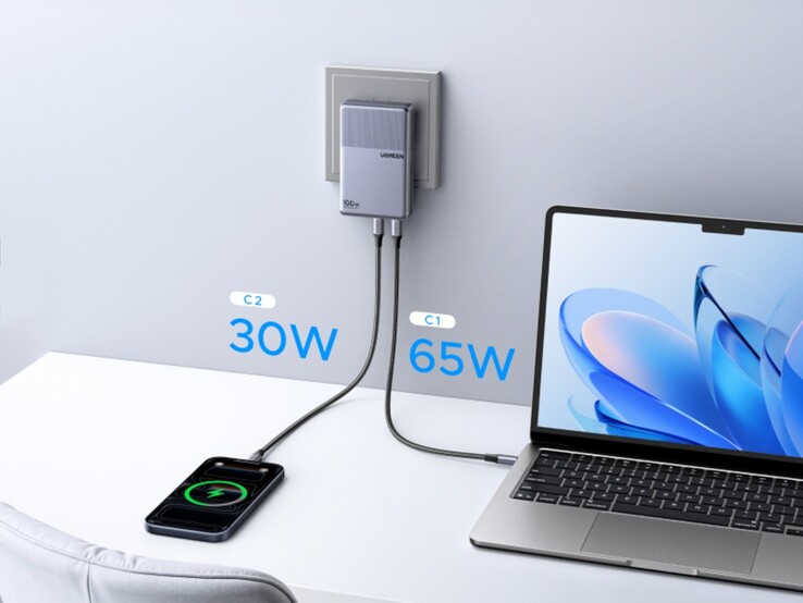 Slim Ugreen Nexode Air 100W, iki cihazı şarj ediyor.