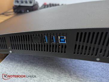 Girişler: 2 adet USB-A, KVM işlevselliği için 1 adet USB-B yukarı akış