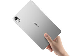 Pad X7b, hem WiFi hem de LTE yapılandırmalarında mevcuttur. Görselde: tabletin arka yüzü.