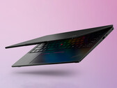 Lenovo'nun Snapdragon X2 tabanlı ThinkPad T14s Gen 7 modeli, sadece 1,19 kg ağırlığındadır.
