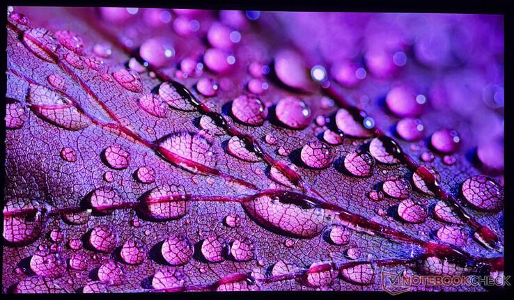 Kullanılan iPhone 16 Pro, Aetherion Max'in görüntü kalitesini ancak sınırlı ölçüde yakalayabiliyor.