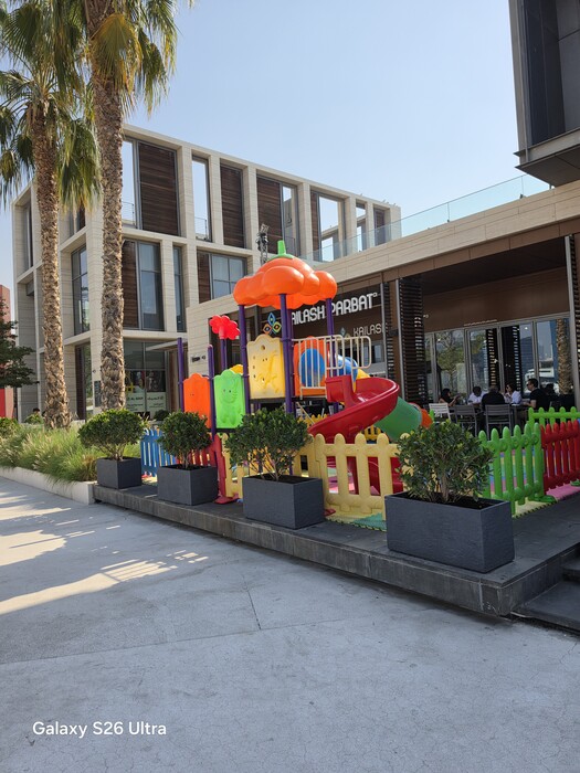 Galaxy S26 Ultra ile çekilen 24 MP'lik bir fotoğraf, tam çözünürlükte mevcuttur.