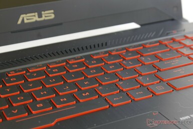 Pek çok MSI dizüstü bilgisayarında SteelSeries anahtarlarından biraz daha yumuşak geri bildirim ile yeterli anahtar hareketi