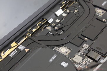 RAM lehimlidir ve kullanıcı tarafından yükseltilemez