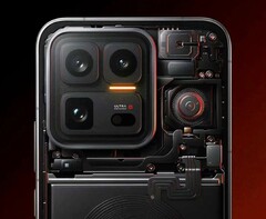 IQOO 15 Ultra aktif bir fana sahiptir. (Resim kaynağı: Vivo)