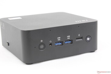 Ön taraf: Parmak izi özellikli Güç düğmesi, 3,5 mm kulaklık, 2x USB-A (10 Gbps), MicroSD okuyucu, CoPilot düğmesi