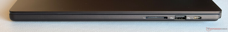 Sağ: SD kart okuyucu (SD-Express 7.0), USB-A 3.2 Gen. 2 (10 Gbps), USB-C 4.0 (40 Gbps, DisplayPort, Power Delivery)