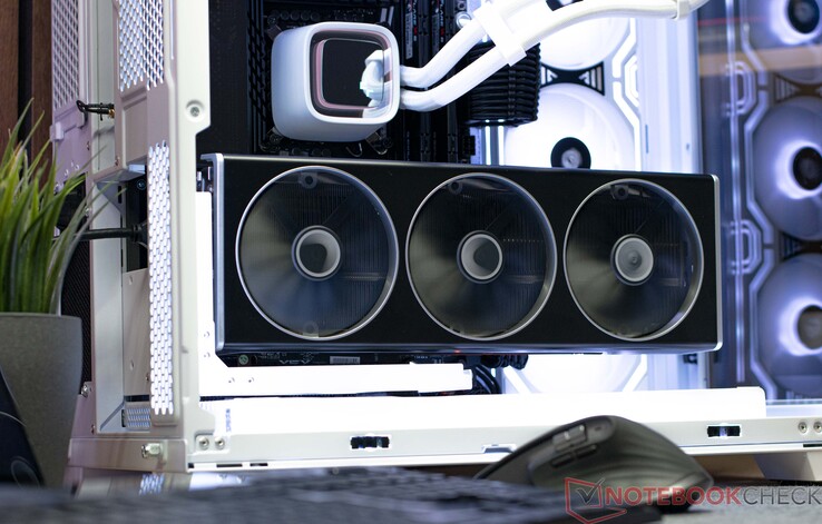 XFX Speedster MERC 310 Radeon RX 7900 XTX Black Edition test sistemimizde