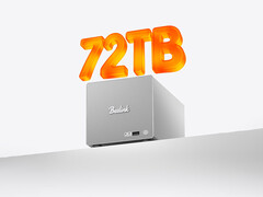 AI 9 HX 470 donanımlı iki yuvalı ME Pro'nun fiyatı yaklaşık 711 dolardan başlıyor. Resimde: NAS'ın pazarlanan depolama desteğini vurgulayan bir tanıtım fotoğrafı.