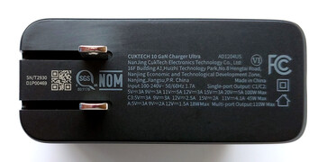 Sağ, üst ve ön tarafların görünümü.