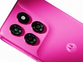 Burada görülen Moto G47'ye yakında daha büyük bataryalı bir kardeş model eklenecek.