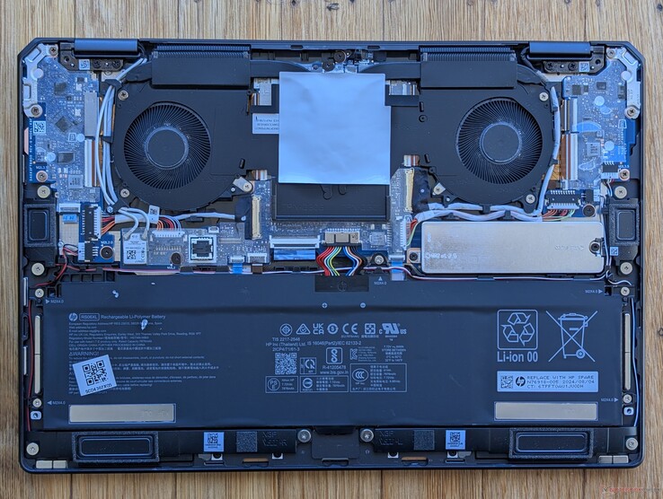 Karşılaştırma amacıyla HP OmniBook Ultra Flip 14 anakartı