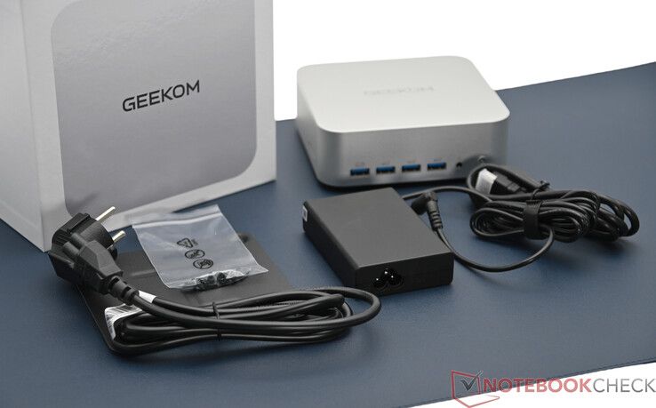 Geekom A8 Max kutusuna dahil olanlar