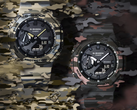 Soldan sağa: Casio G-Shock GA-2100CM-5A ve GA-2100CM-8A kamuflajlı bir arka plana karşı.