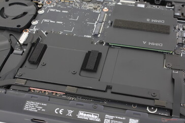 Önceki tasarımlara göre daha fazla bakırla tasarlanmış buhar odası soğutucusu (RTX 5070 Ti veya üzeri SKU'lar için)