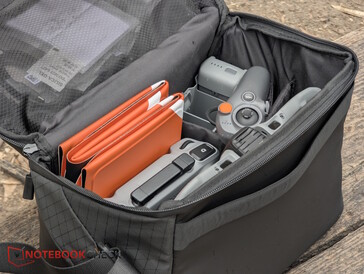 Çanta Fly More Combo'ya dahildir, ancak hareket kontrol cihazı dahil değildir