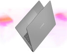 IdeaPad Slim 5i Ultra Haziran 2026'dan itibaren satışa sunulacak. Resimde: dizüstü bilgisayarın ince tasarımını gösteren bir tanıtım resmi.