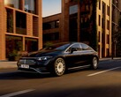 Revize edilen Mercedes EQS 800 volt teknolojisine, daha fazla menzile ve yeni bir yazılım kurulumuna sahip.