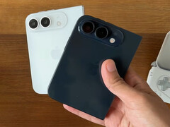 Katlanabilir telefon, sonunda iPhone Duo olarak adlandırılabilir. Resimde: söylentilere dayalı akıllı telefonun prototip modelleri.