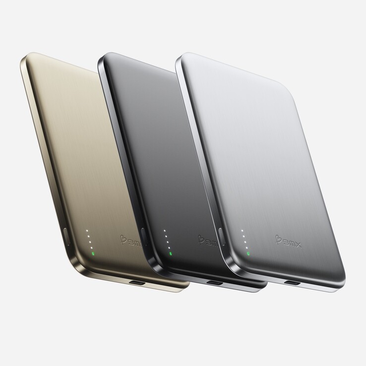 BMX SolidSafe Air Qi2 güç bankasının altın, siyah ve gümüş renkleri bulunmaktadır.