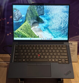 Lenovo ThinkPad T14 Gen 7.