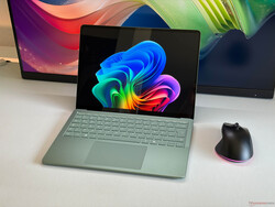 %88,4 inceleme puanı: Microsoft Surface Laptop 8 13,8