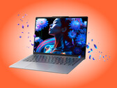 Lenovo, IdeaPad Slim 5 Ultra'yı yalnızca Luna Gri kaplamalı olarak satıyor.