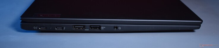 sol: 2x Thunderbolt 4, HDMI, USB A 3.2 Gen 1, 3,5 mm Ses