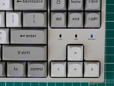 Keychron C1 Pro 8K gösterge ışıkları. 