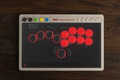 8BitDo'nun yeni Arcade Controller Pro modeli, entegre Ultimate Yazılımı'na sahip dahili bir ekrana sahiptir.
