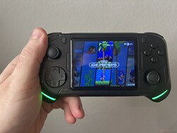 Abxylute E1 ele tam oturuyor. (Resim kaynağı: kendi)