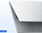 Obook 15 AI'ın başlangıç fiyatı 689,99 dolar. Görselde: Dizüstü bilgisayarın dış tasarımını gösteren bir tanıtım görseli.