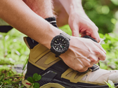 Casio Pro Trek PRJ-B001-1DR (resimde gösterilen).