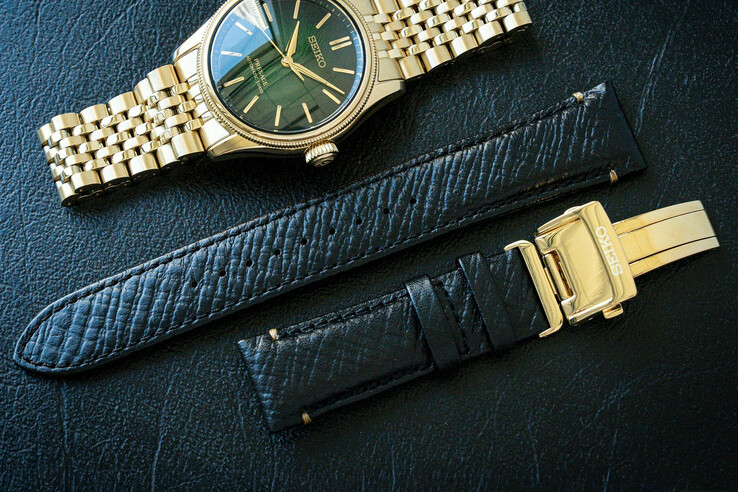 Bu açıdan bakıldığında, Seiko Presage Classic x Tradman's Bonsai saat, bambaşka bir renk sergiliyor.