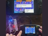 GBA'yı Nintendo Switch 2'ye bağlayarak iki cihaz arasında Pokemon aktarımı yapılmasını sağlayan bir mikrodenetleyici