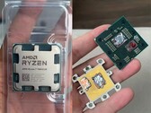 Hasarlı ve kapağı çıkarılmış AMD Ryzen 7 7800X3D'nin resimleri