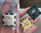 Hasarlı ve kapağı çıkarılmış AMD Ryzen 7 7800X3D'nin resimleri
