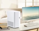 Asus V500 Mini Tower, ahşap detaylara sahip beyaz veya siyah renk seçenekleriyle satışa sunulmuştur.