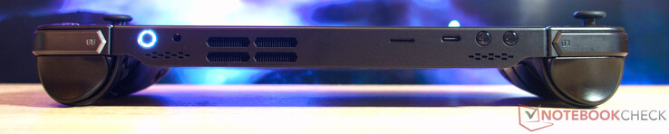 Üst: 3,5 mm kulaklık girişi; USB Type-C 4.0 (DisplayPort ve Güç Dağıtımı); microSD kart okuyucu