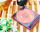 Relax Pixel Tunes, modern özellikleri şeffaf bir retro tasarımla birleştirir.