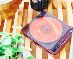 Relax Pixel Tunes, modern özellikleri şeffaf bir retro tasarımla birleştirir.