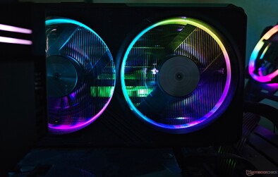 Fanlarda RGB efektleri