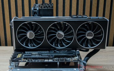 Gürültü seviyesi ölçümleri sırasında XFX Speedster MERC 310 Radeon RX 7900 XTX Black Edition