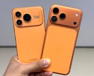 Honor Power 2 ve iPhone 17 Pro Max'in birlikte çekilmiş bir fotoğrafı. Sızan kamera muhafazası tasarımına bakılırsa, Nova 16 SE bu cihazın uzun süredir kayıp olan ikizi olabilir.