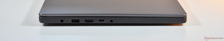 sol: Şarj bağlantı noktası, USB-A 3.2 Gen 1, HDMI, USB-C 3.2 Gen 1 (PD/DP dahil), 3,5 mm ses