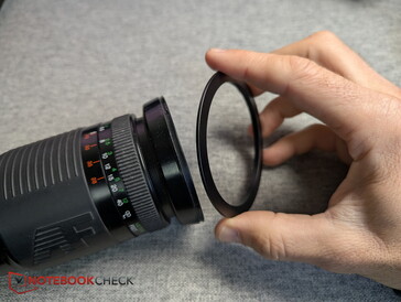 Eşleşen adaptör halkasını lense vidalamanız yeterlidir